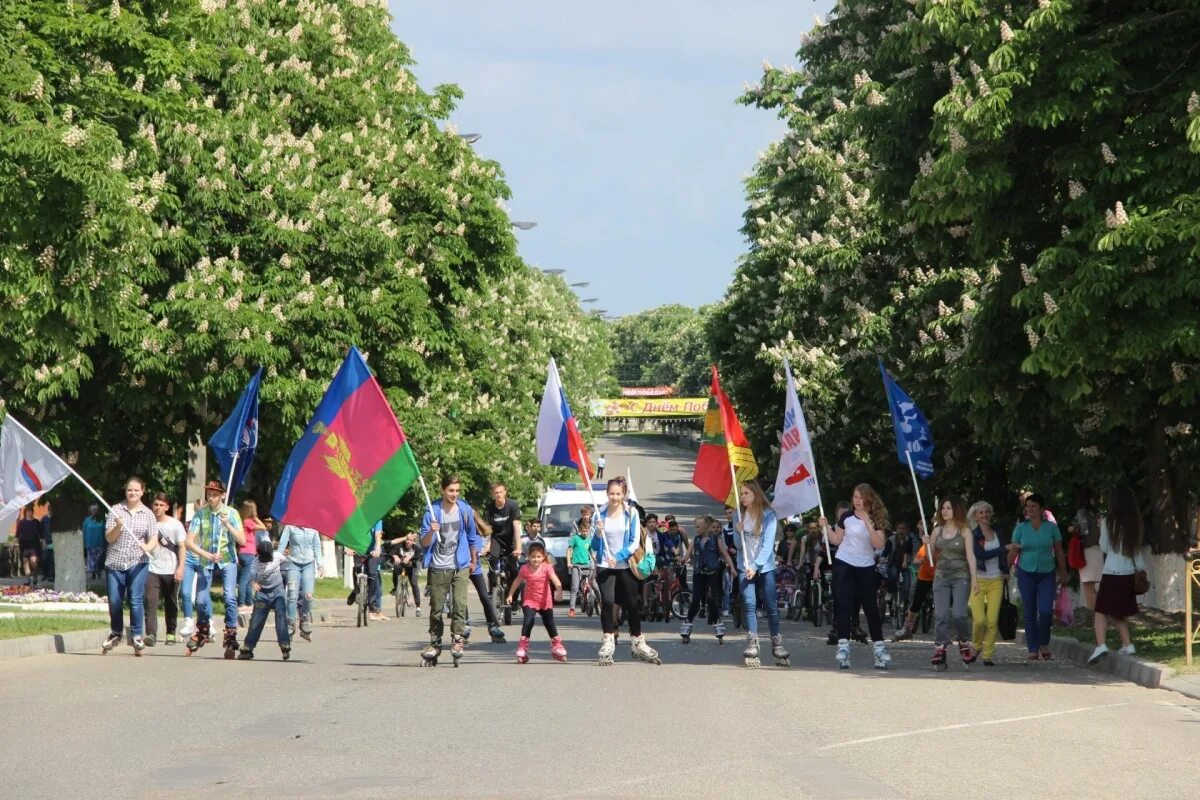 Станица Тбилисская Тбилисский район. Первомайская школа 1 Тбилисская. Первомайская 32 станица Тбилисская. Молодежь Тбилисского района.