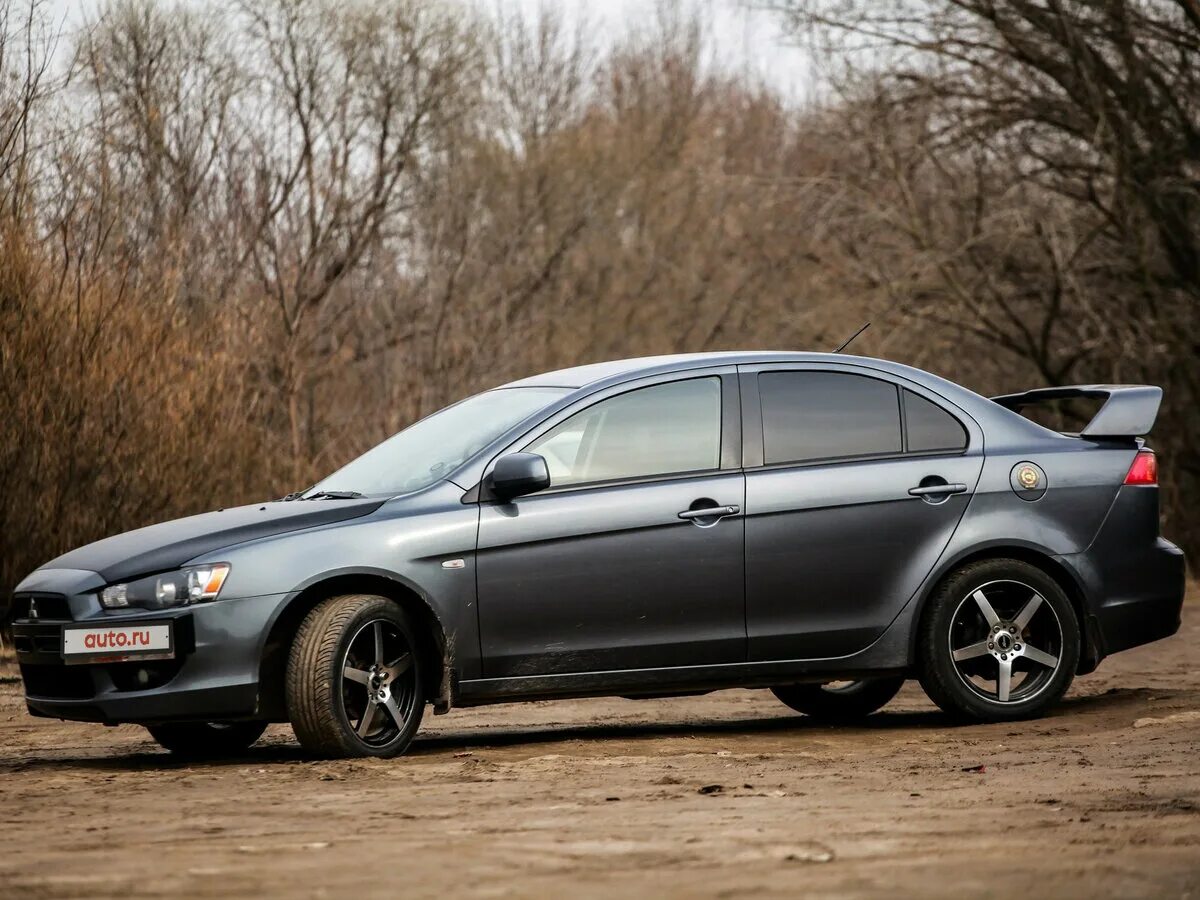 Mitsubishi lancer 10 r20. Mitsubishi lancer 10 на дисках. Lancer 10 r18. Эво диски на лансер 10. Митсубиси лансер 10 тонированный.