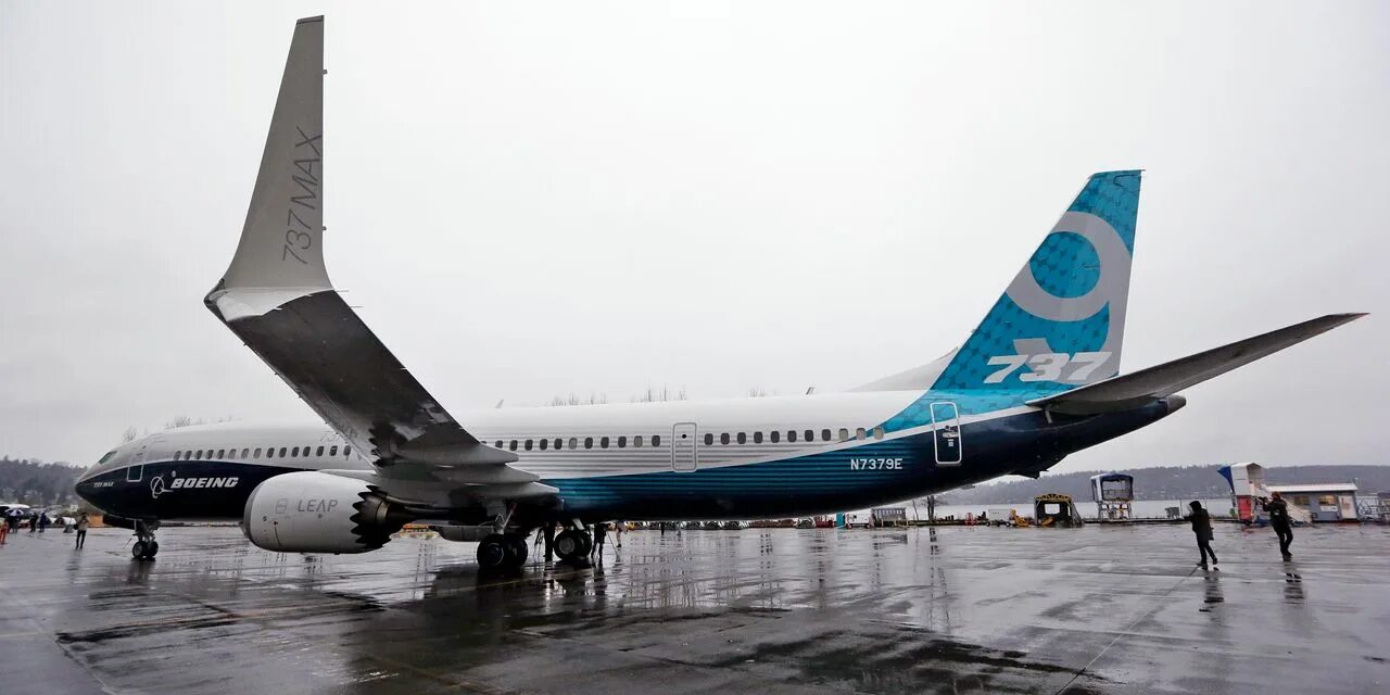 Being 737. Boeing 737 max american airlines. boeing 737 первый полет. boeing 737 iran air.