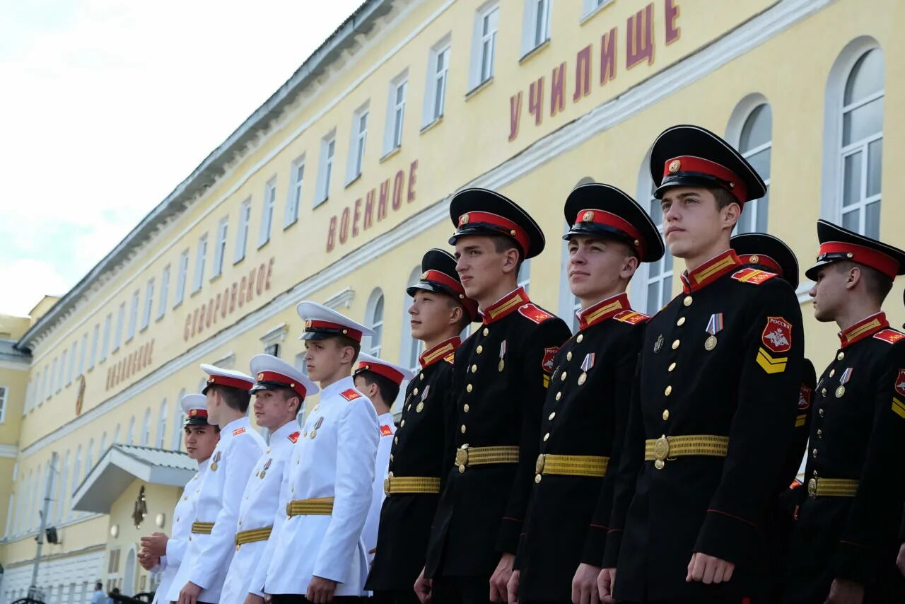 Сву рф. СВУ Суворовское военное училище. Суворовцы Казанского училища в Санкт Петербурге. Суворовское училище Барнаул. Суворовское училище Воронеж.