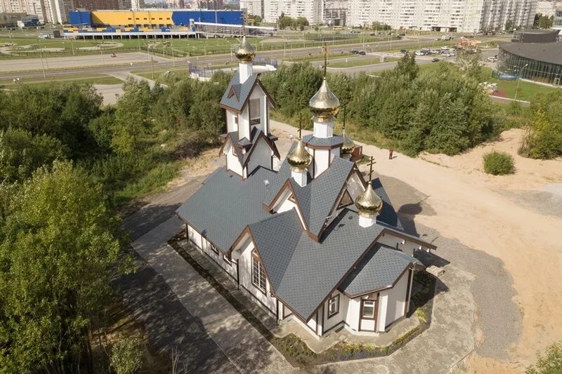 Воскресный район. Храм Сергия Радонежского Череповец. Храм в Череповце Зашекснинский район. Храм в 104 Череповец. Храм Сергия Радонежского Череповец площадь здания.