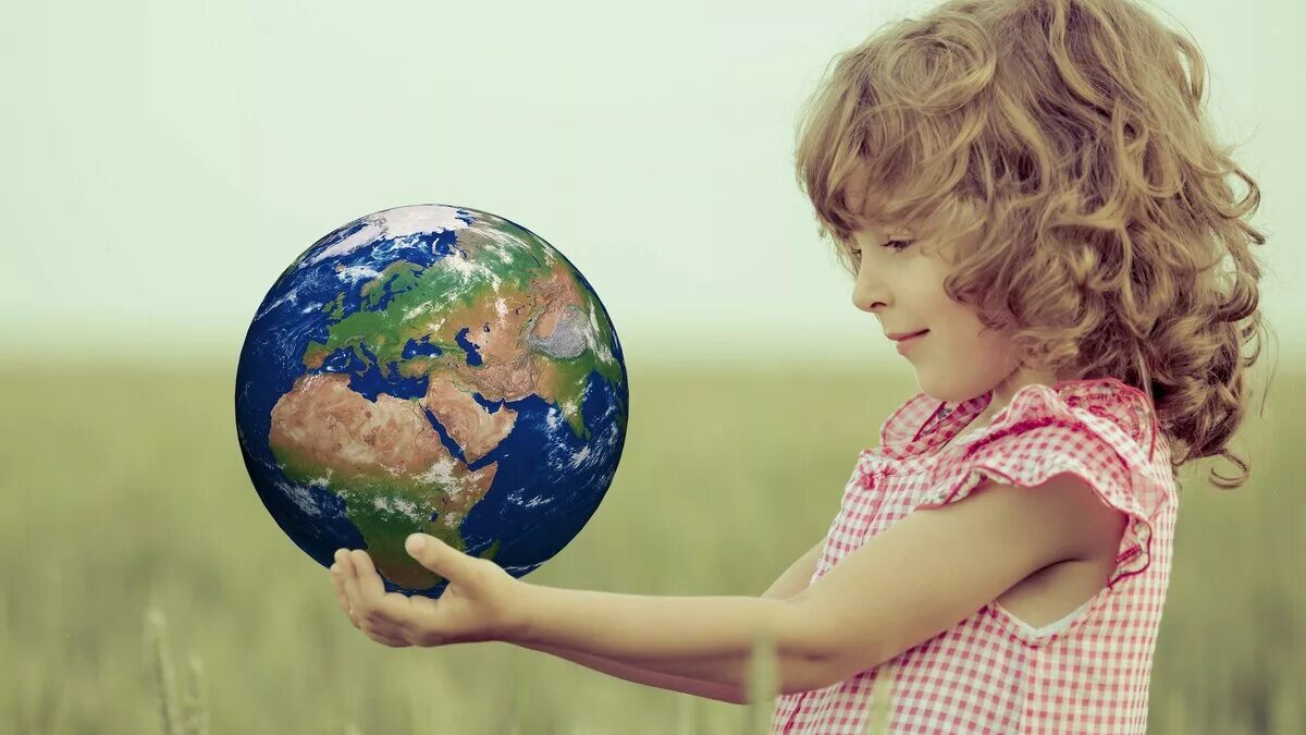 Познание окружающего мира. 1 детство будущего. Платонов андрей платонович в детстве. Радостный мир. Интернациональные дети.