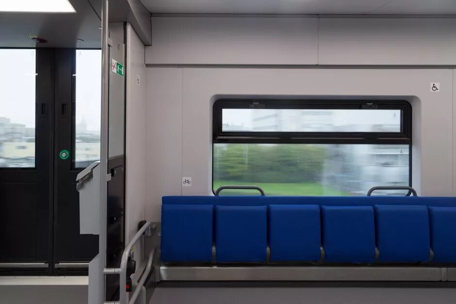 Мцк нет посадки в первые два вагона. Поезд ласточка мцд салон. Поезд ласточка эс2гп. Мцк нет посадки в первые два вагона. Мцк москва вагон внутри.