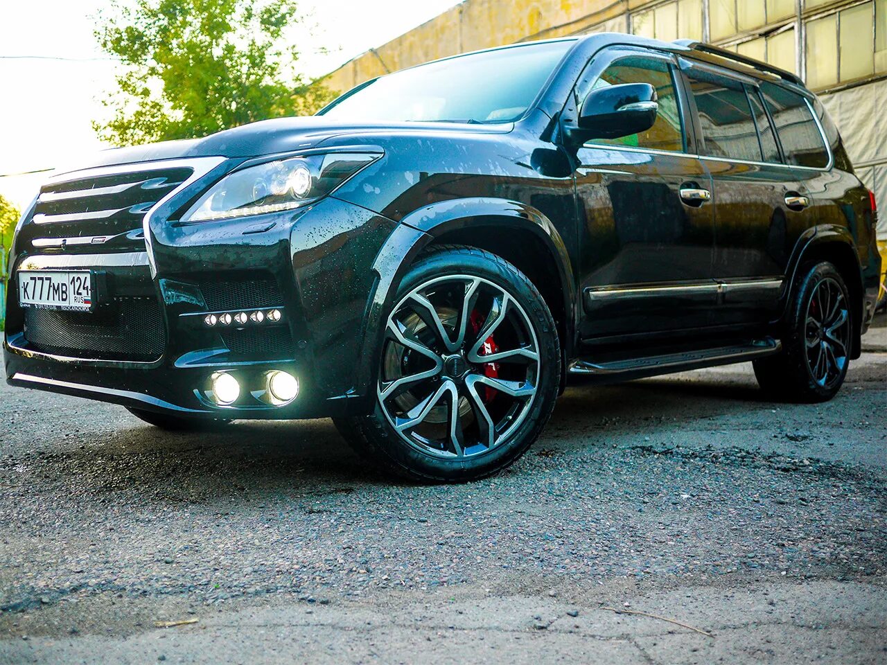 Диски на лексус 570. Lexus LX 570 диски r20. Диски 22 на Лексус 570. Лексус 570 r22. Диски на Лексус LX 570 r22.