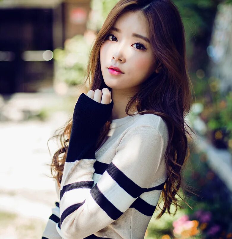 Улззанг ольджан. Кореянки с челкой. Ульзанг онни. Lovelyz mijoo. Корейка девушка.