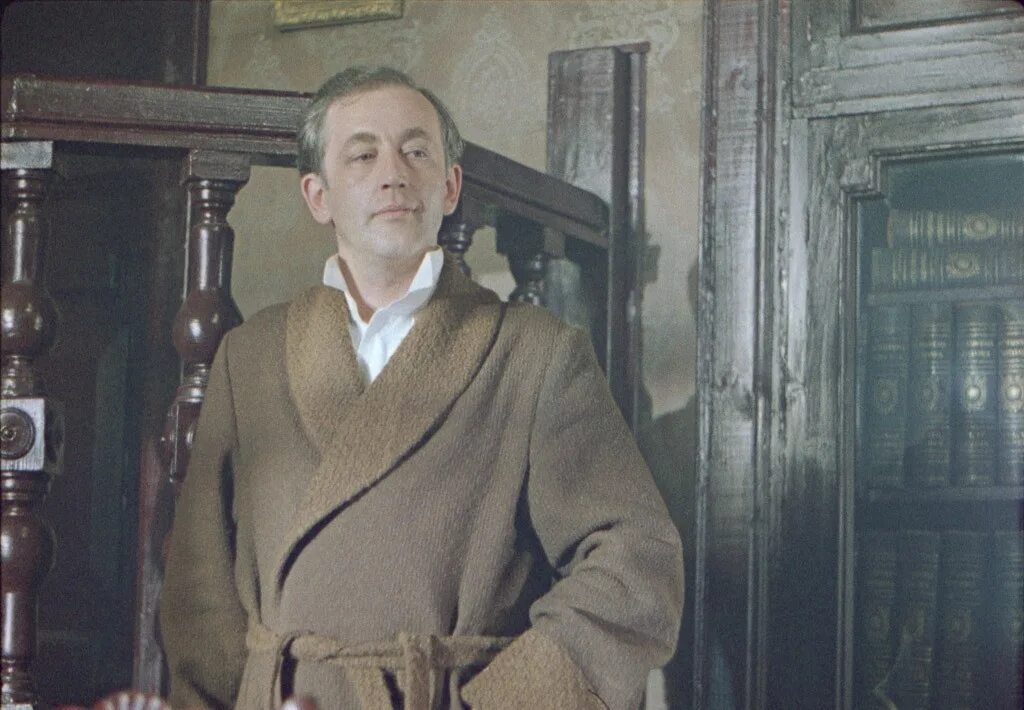 Холмс знакомство. Шерлок Холмс и доктор Ватсон Король шантажа фильм 1980. Шерлок Холмс Масленников. Милвертон Шерлок Холмс. Василий Ливанов 1980.