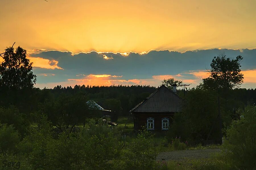 Картинка деревня вечер. Вечер в деревне. Летний вечер в деревне. Деревенский вечер. Деревня лето вечер.