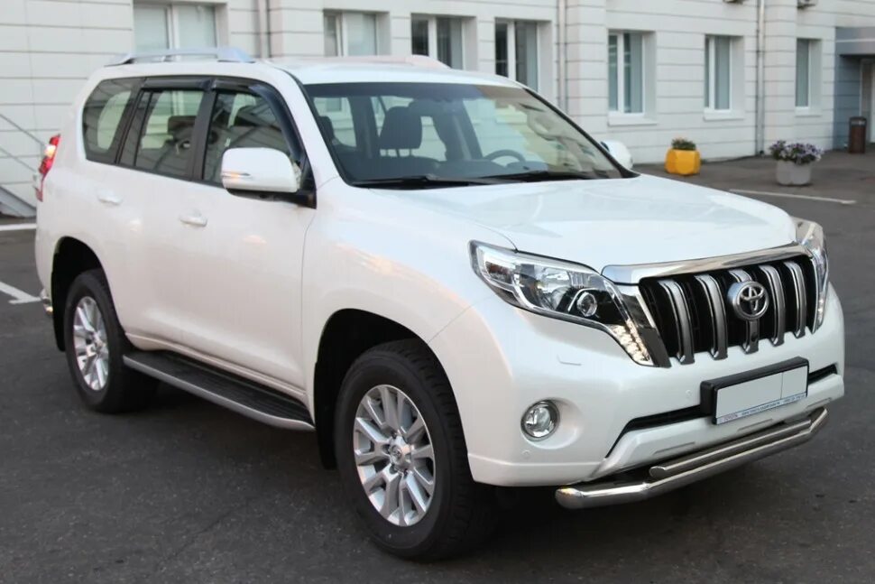 Прадо 150 4 литра. Ленд крузер прадо 150 в москве. Toyota land cruiser prado 2015. Toyota land cruiser 150 2014. Ленд крузер прадо 150 в москве.