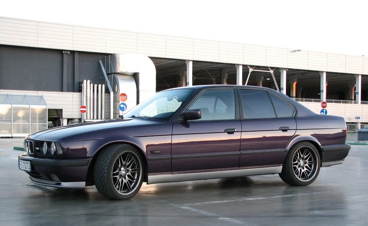 Разболтовка е34. BMW 5 e34. BMW e34 m5 Daytona Violet. BMW m5 e34 Daytona Violet Metallic. BMW e34 Seidl.