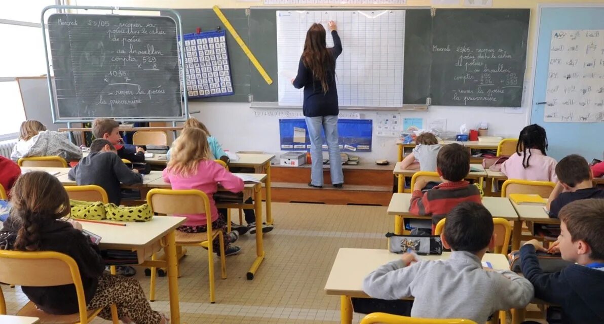 Л образование. 5г ecole. L'ecole francaise. La vie scolaire во Франции. École Ferrandi школа.