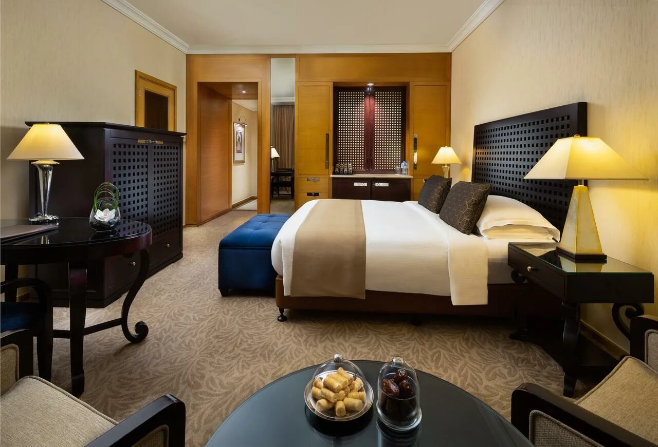 Beach rotana abu dhabi 5. Ротана отель абу даби. бич ротана абу даби отель. beach rotana abu dhabi 5 фото. ротана бич абу даби детская комната.