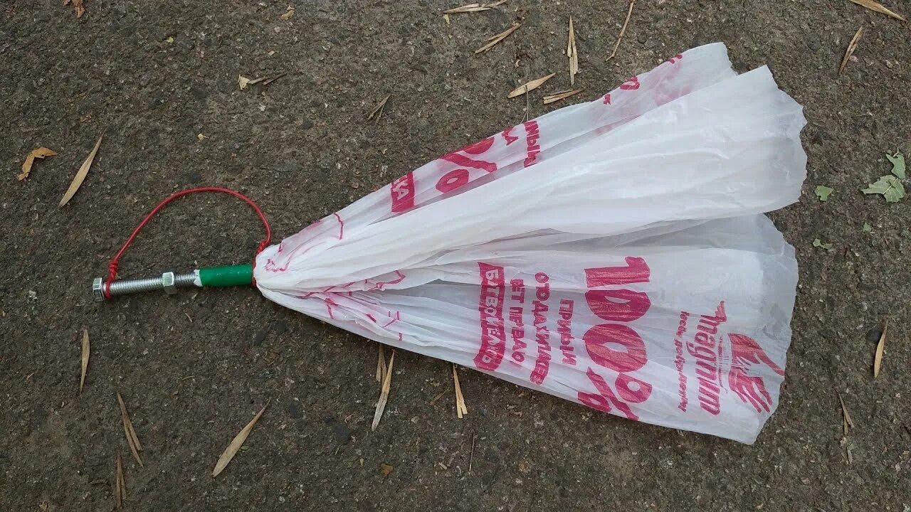 Два болта. Пугач из 2 болтов и гайки. два болта гайка и спички пакет. хлопушка с пакетом и болтами. взрыв пакет из болта и пакета.