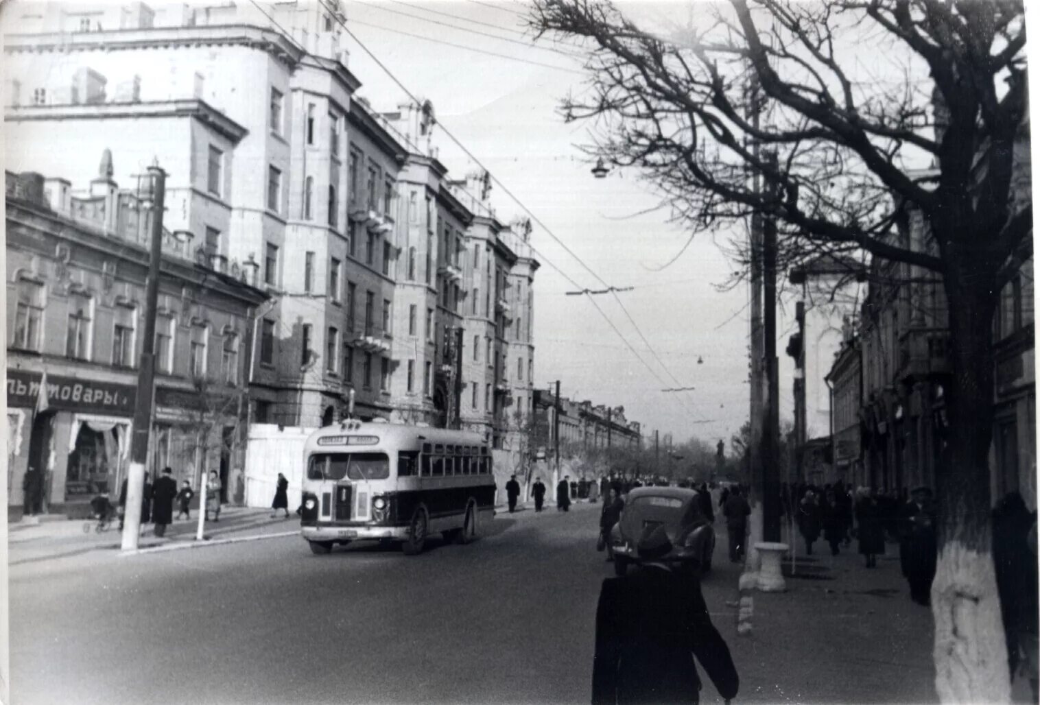 Кировский район саратов улицы. Старый Саратов проспект Кирова. Проспект Кирова Саратов 1950 года. Саратов проспект Кирова/Радищева. Кировский проспект Саратов.