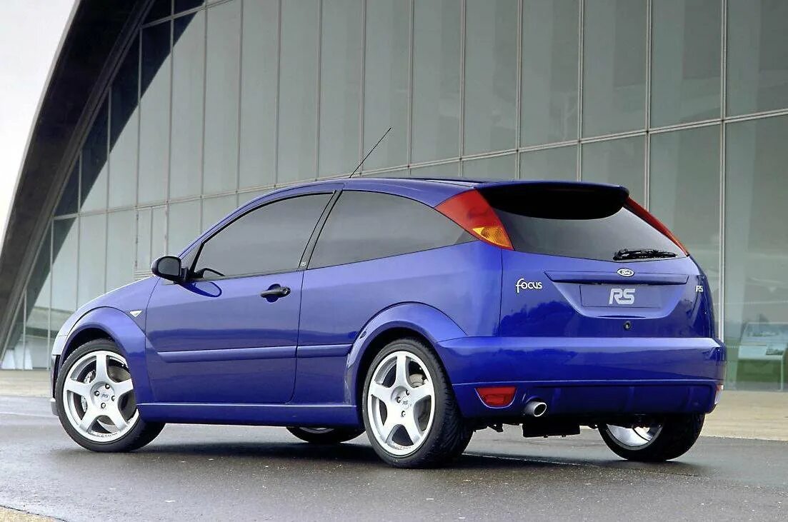 Форд фокус 1 сколько. Форд фокус 1 сколько. Ford focus 1. Ford focus 1 рестайлинг. Форд фокус 1998.