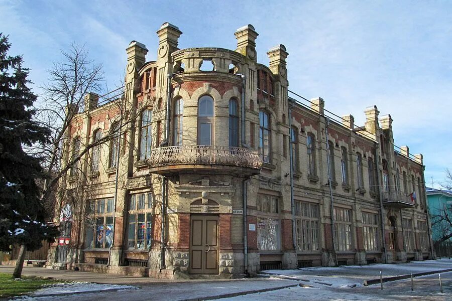 Дом город георгиевск. Георгиевск город Ставропольский край. Георгиевск особняк Дутикова. Георгиевск старинные здания. Достопримечательности города Георгиевска Ставропольского края.