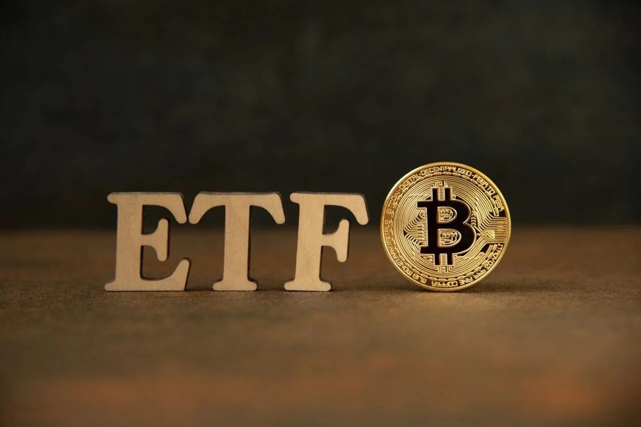 Спотовых etf. Биткоин-ETF. Bitcoin ETF. BTC ETF. Blackrock спотовый ETF BTC.