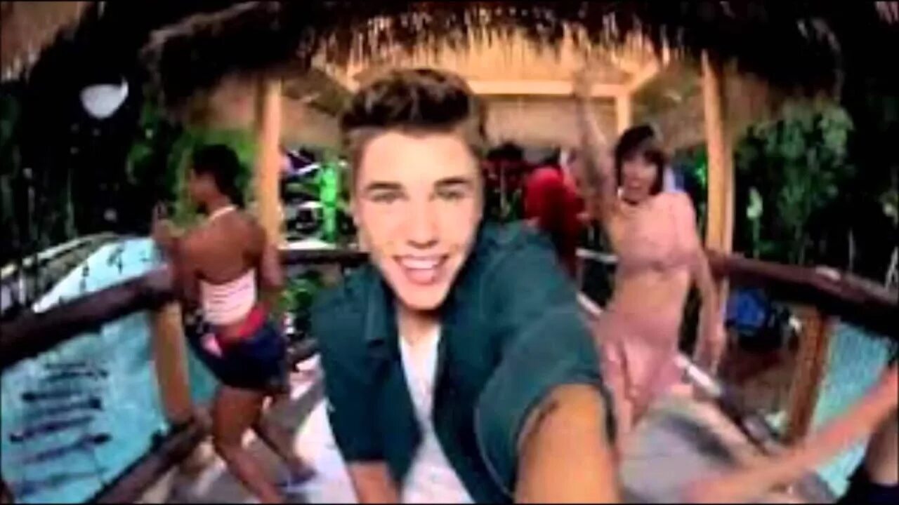 Justin beauty and beat. Justin bieber beauty and a beat. beauty and the beat justin bieber clothes. сумасшедший треугольник в justin and beat. как снимали клип бибера персики.