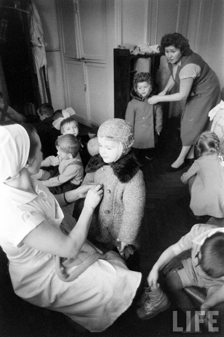 Детский сад ссср 70годы. Детский сад ссср ясли. Ясли сады в ссср. Ясли в 1970. Ясли сады в ссср.