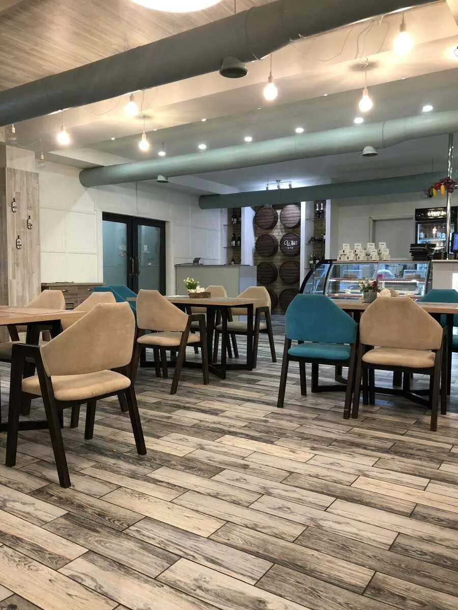 Dolce vita тобольск. Ресторан dolce vita сухум. Ресторан dolce vita. Golden coral restaurants. Донна калининград гостиница.