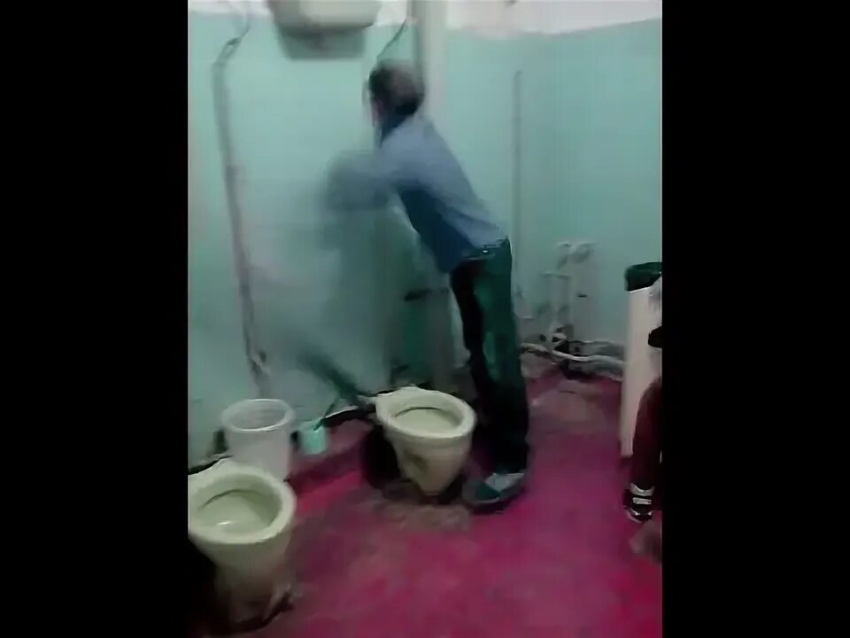 Общежитие техникума туалет. Туалет в лицее. Видео туалеты колледжа. Туалет в техникуме. Видео туалеты колледжа.