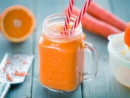 Сок из яблок моркови и апельсина