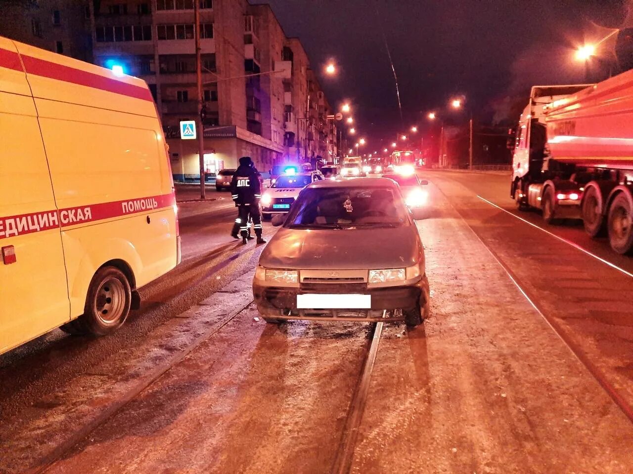 Наезд на пешехода ответственность водителя. В нижним тагиле сбили пешехода. сбили на пешеходном переходе фото.