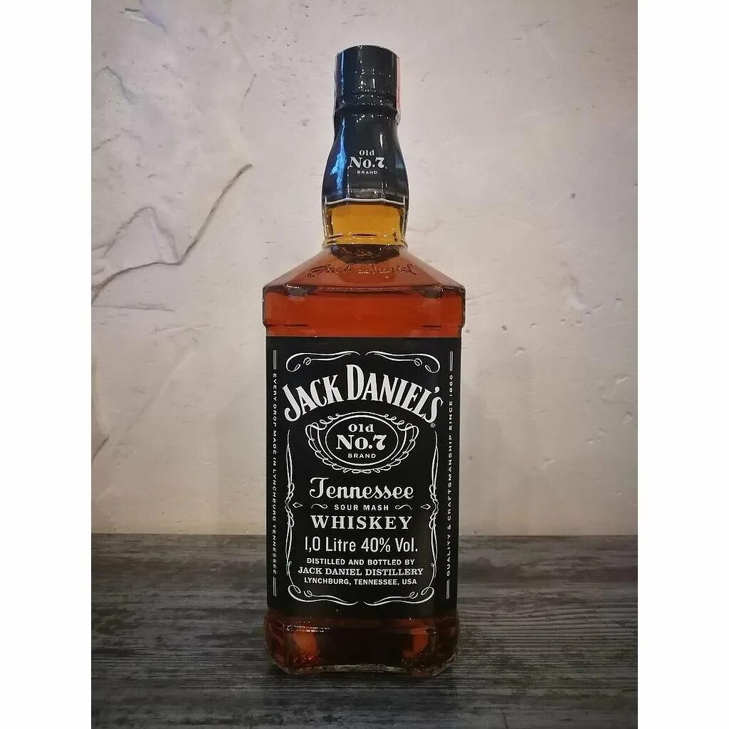 Купить джек дэниэлс 1 литр. Виски Джек Дэниэлс 1 литр. Виски Джек Дэниэлс Бурбон. Виски Джек Дэниэлс 0.25. Джек 1 литр виски Джек Дэниэлс 1 литр.