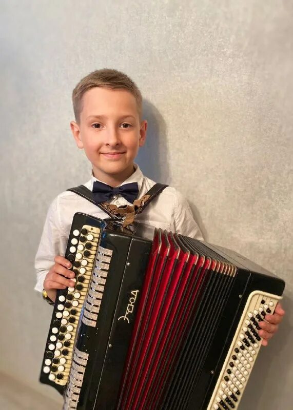 Баянисты ссср. Дмитрий рыжов баянист. Юный аккордеонист. Юный баянист. Шаров баянист молодой.