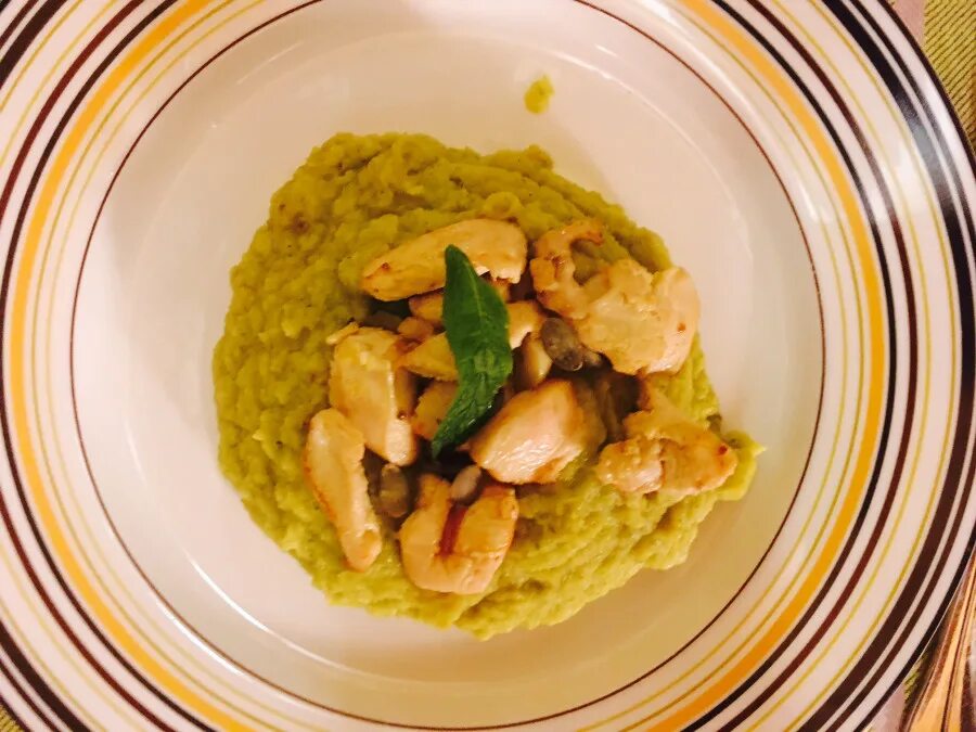 пюре из сельдерея рецепт. картофельно-сельдерейное пюре. крем суп из сельдерея. пюре из картофеля и сельдерея. пюре из корня сельдерея.