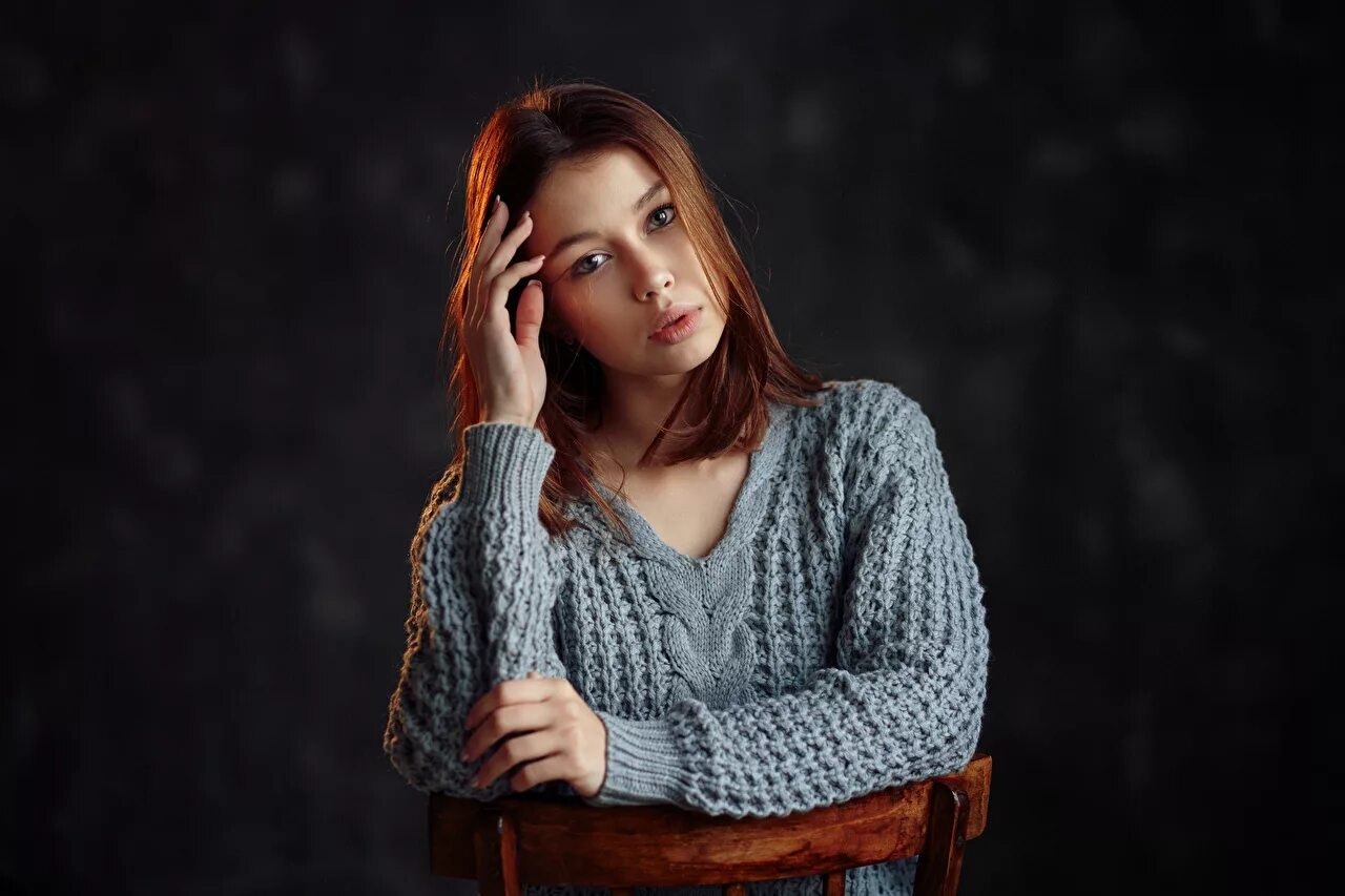 Фотосессия в свитере. Мариетта Юшкова. Девушка в свитере. Девушка в водолазке. Милая девушка в свитере.