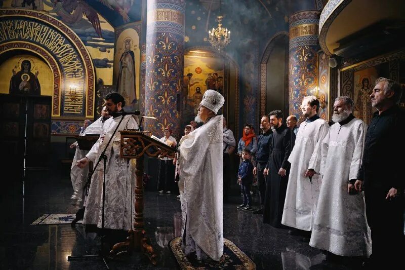 Тк союз всенощное бдение храм христа спасителя. Патриарх на службе в храме христа спасителя. Служба храм христа спасителя трансляция. Пасхальная служба в храме христа спасителя 2021. Рождественская служба в храме христа спасителя в москве.