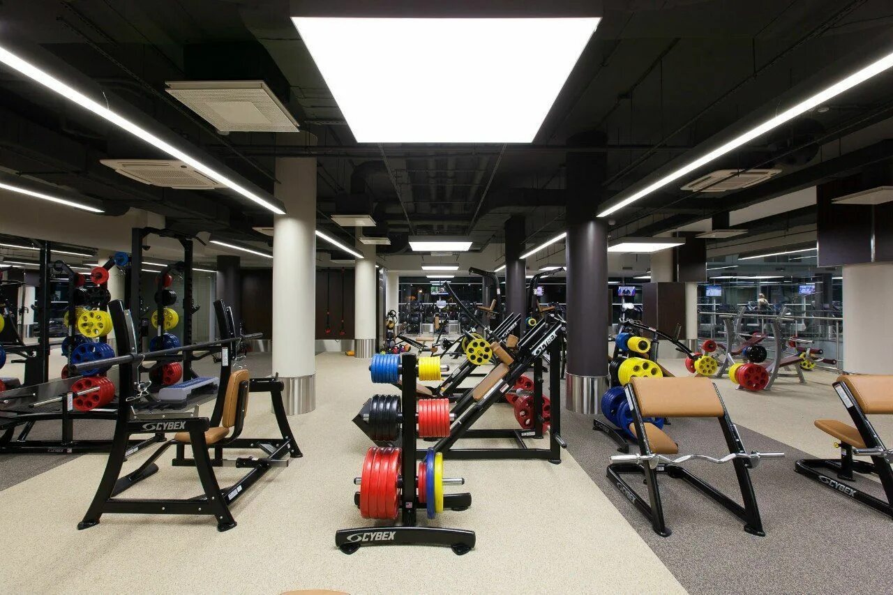 Verso fitness ленинский просп 111. Escalada fitness ленинский. Дешёвый тренажёрный зал. Версо фитнес клуб на ленинском. Версо фитнес москва.