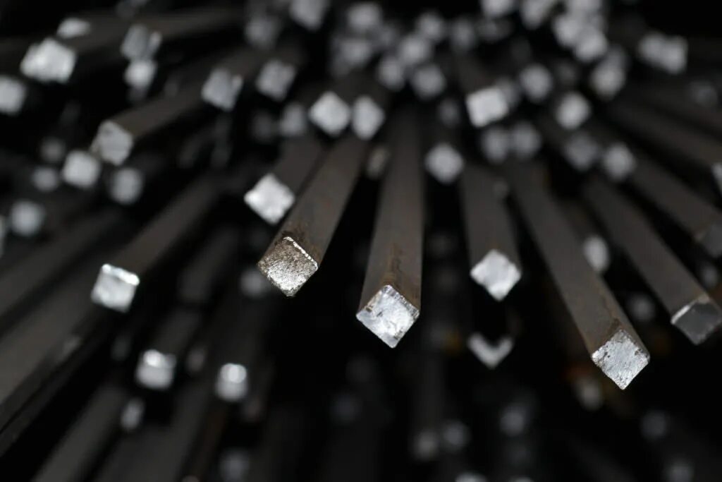 Квадрат стальной калиброванный ст45. Квадрат 32 мм. Квадрат стальной 12х12мм l=3 м. Отражатель квадратный royal thermо 1/2" латунь (хром). Квадрат 32 на 32.