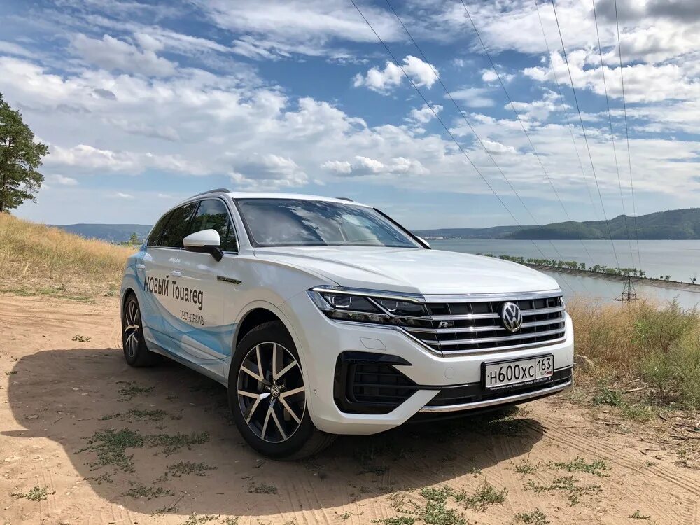 Volkswagen touareg 2018. Туарег 2018. Туарег 2018г. Фольксваген Туарег 2018 черный. Volkswagen Touareg 2018 года цена в Сургуте.