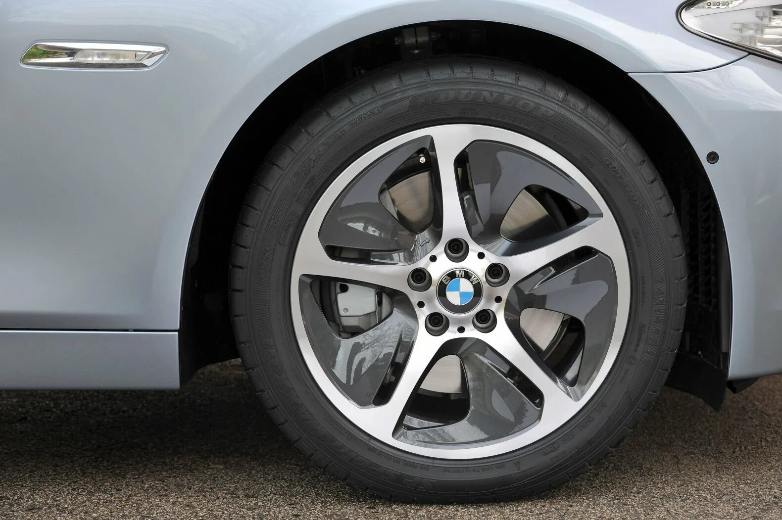 BMW f10 Hybrid. BMW f20 Wheels. Диски БМВ гибрид. BMW 5 2012 диски.