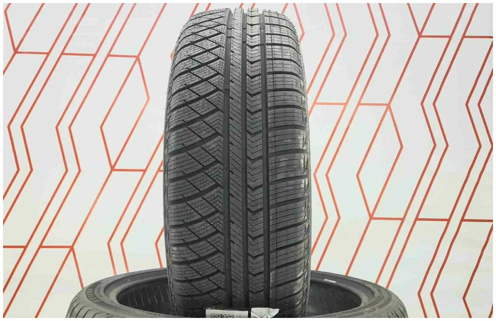 Atrezzo 4 seasons отзывы. 215/70r16 100h arivo Terrano arv h/t. Sailun Terramax CVR. Шины Sailun Terramax CVR 235 55 19. Сайлун Террамакс CVR 205 70 р15 наклейки.