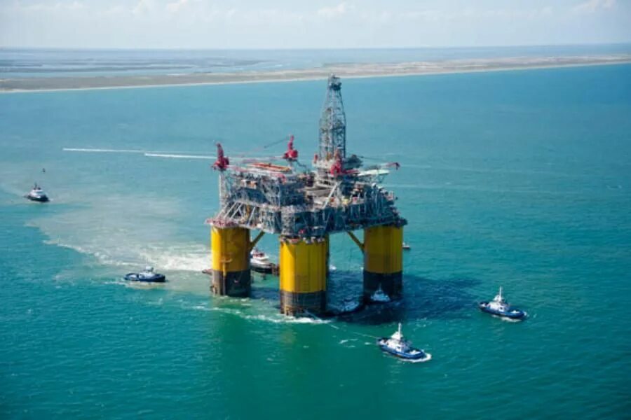 Шельфовые месторождения Бразилии. Нефтяная платформа Шелл. Шельфовое бурение платформа. Морская нефтяная платформа Draugen.