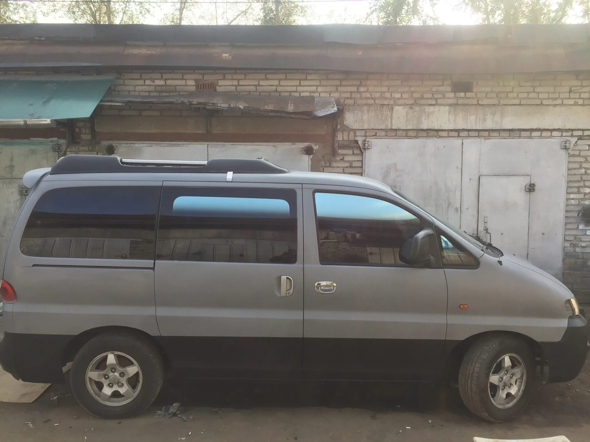 Hyundai Starex 2002. Hyundai Starex 2001. Hyundai Starex 2001 черный. Хендай Старекс 2001 года. Старекс 2001 год