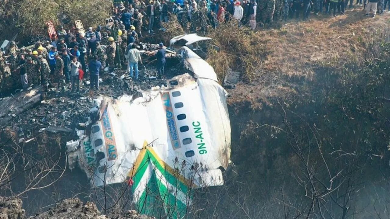 Потерпевшее крушение 2023. Катастрофа ATR 72 В Покхаре. Катастрофа АТР 72 В Непале. Авиакатастрофа в Непале 2023. В Непале разбился самолет 2023.