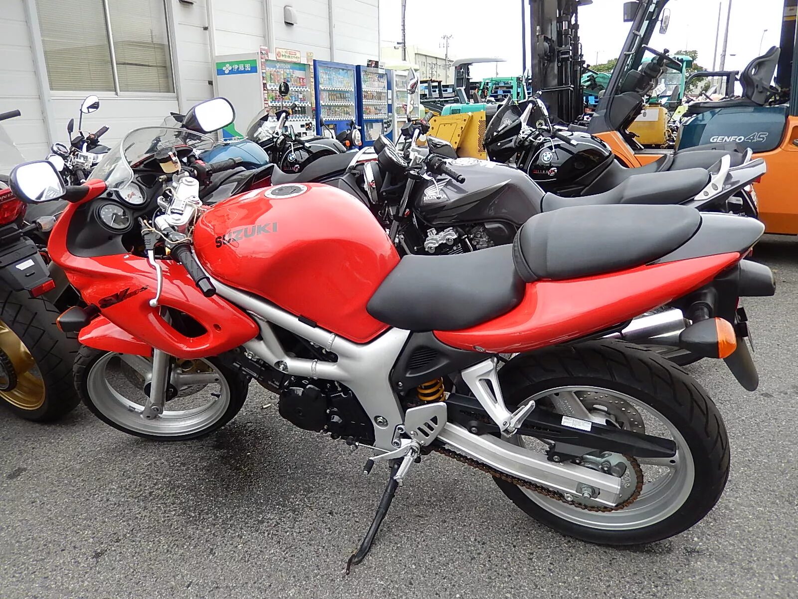 Suzuki SV 400. Suzuki sv400s 2001. Suzuki sv400s 2005.