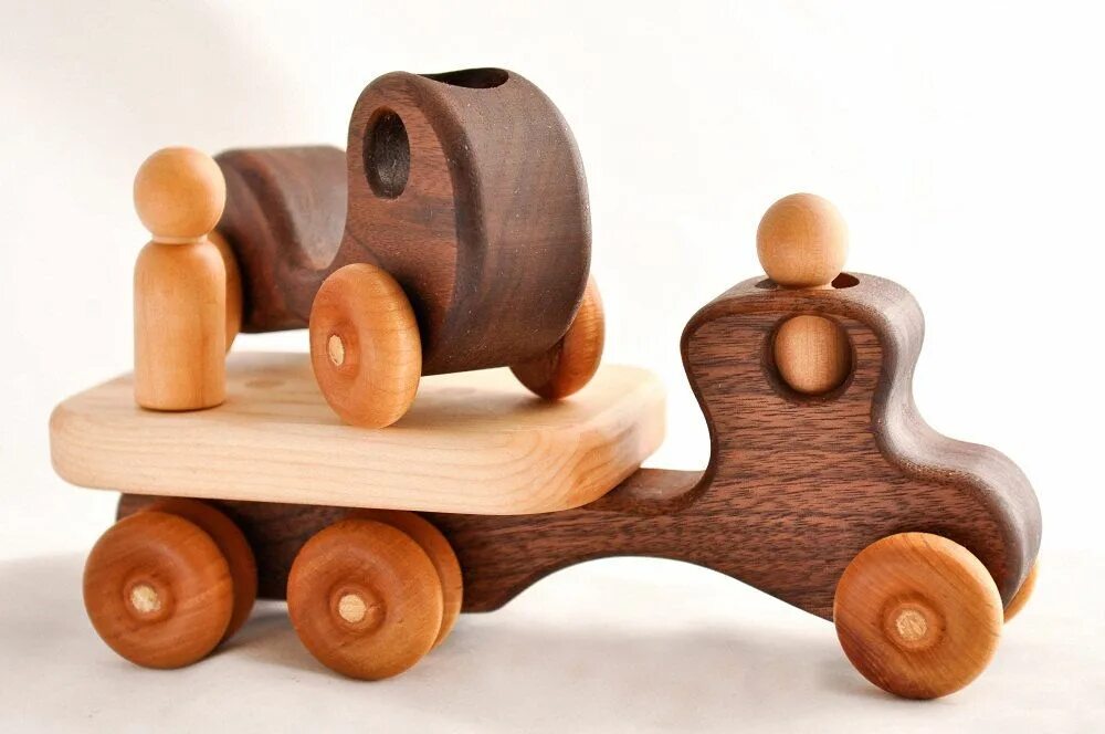 Деревянная игрушка где. Деревянные игрушки. Детские игрушки из дерева. Деревянные игрушки для малышей. Изделия из дерева для детей.
