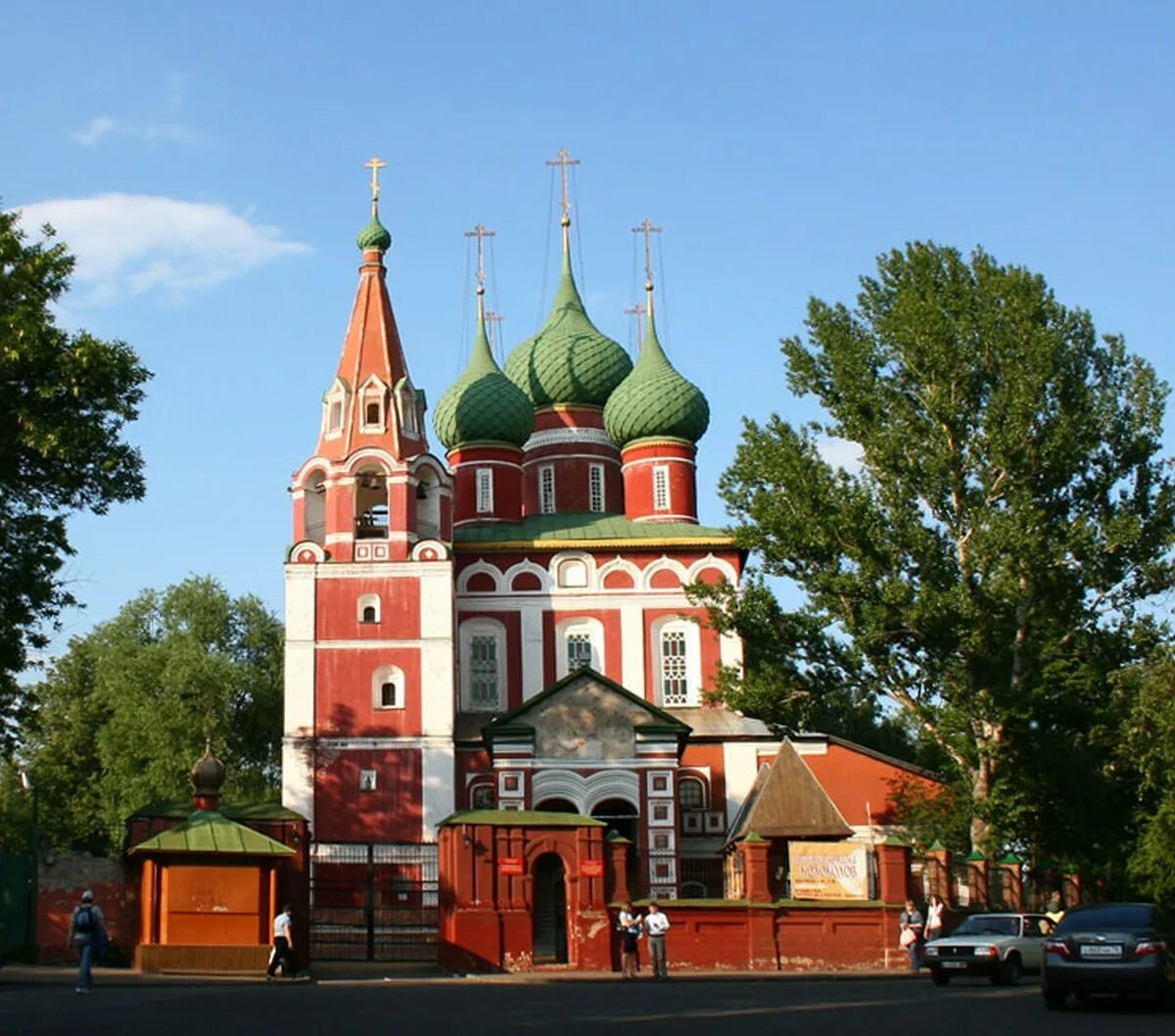 Храм гарнизонный ярославль. Михайло-архангельский храм ярославль. Гарнизонный храм михаила архангела г ярославля. Храмы ярославля гарнизонная церковь. 9.