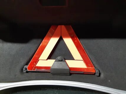 Стою на аварийке