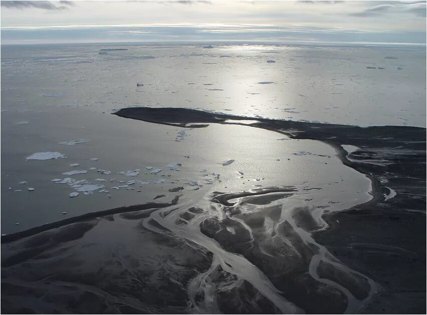 Река лена впадает в океан. Впадение лены в море лаптевых. Впадение лены в море лаптевых. Река лена впадает в океан. Устье реки лена дельта эстуарий.