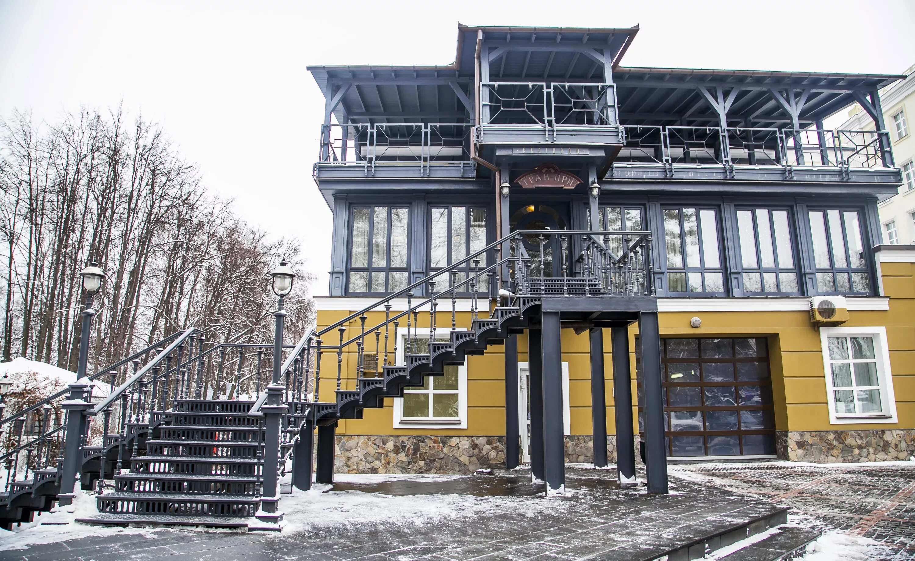 алмир запад. ильинское шоссе, 4-й километр, с27. поселок архангельское ильинское шоссе 4 й. кафе в музее вадима задорожного. ресторан архангельское красногорск.