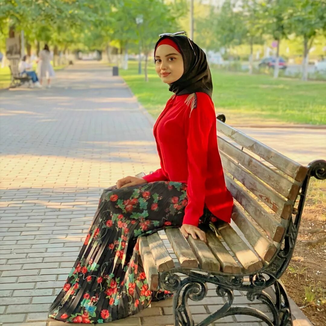 Петимат еснакаева безаман аз. Медни мерскаева ирсе. Малика кавраева фото. Безам безам хьо. Со безам.