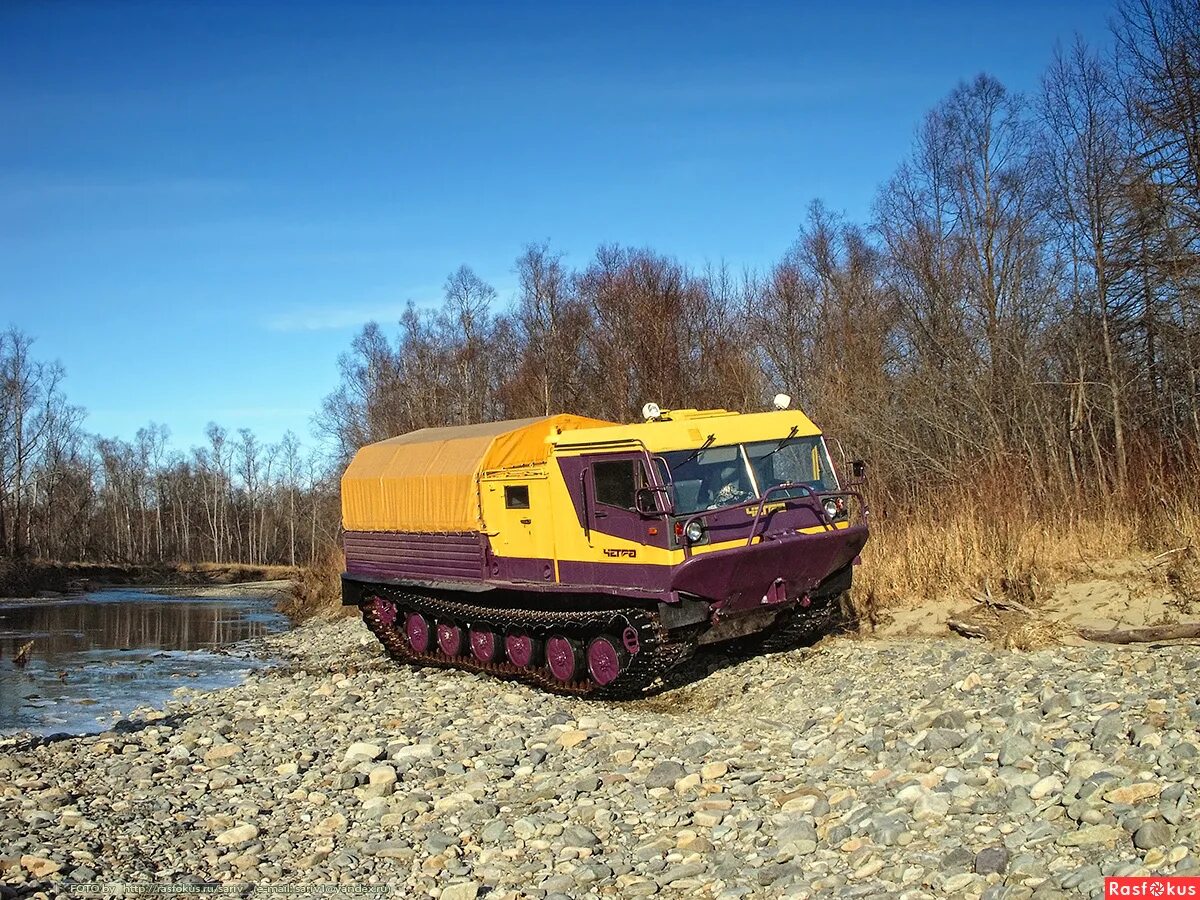 Гусеничный плавающий вездеход тм140. Тм-130 вездеход. Техника севера вездеходы. Вездеход четра тм-140 кабина. Тм 130.