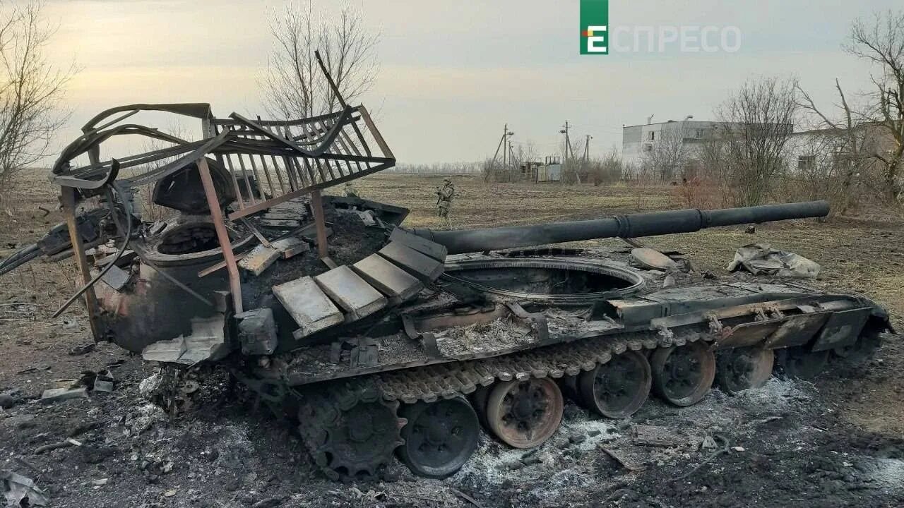 Кадры подбитой техники