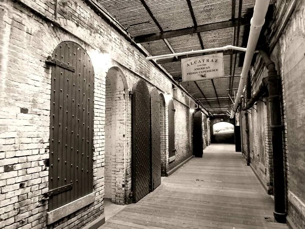 Исправительное учреждение санте, франция. Famous prison. Побег из алькатраса 1979. Современная тюремная камера. Famous prison.