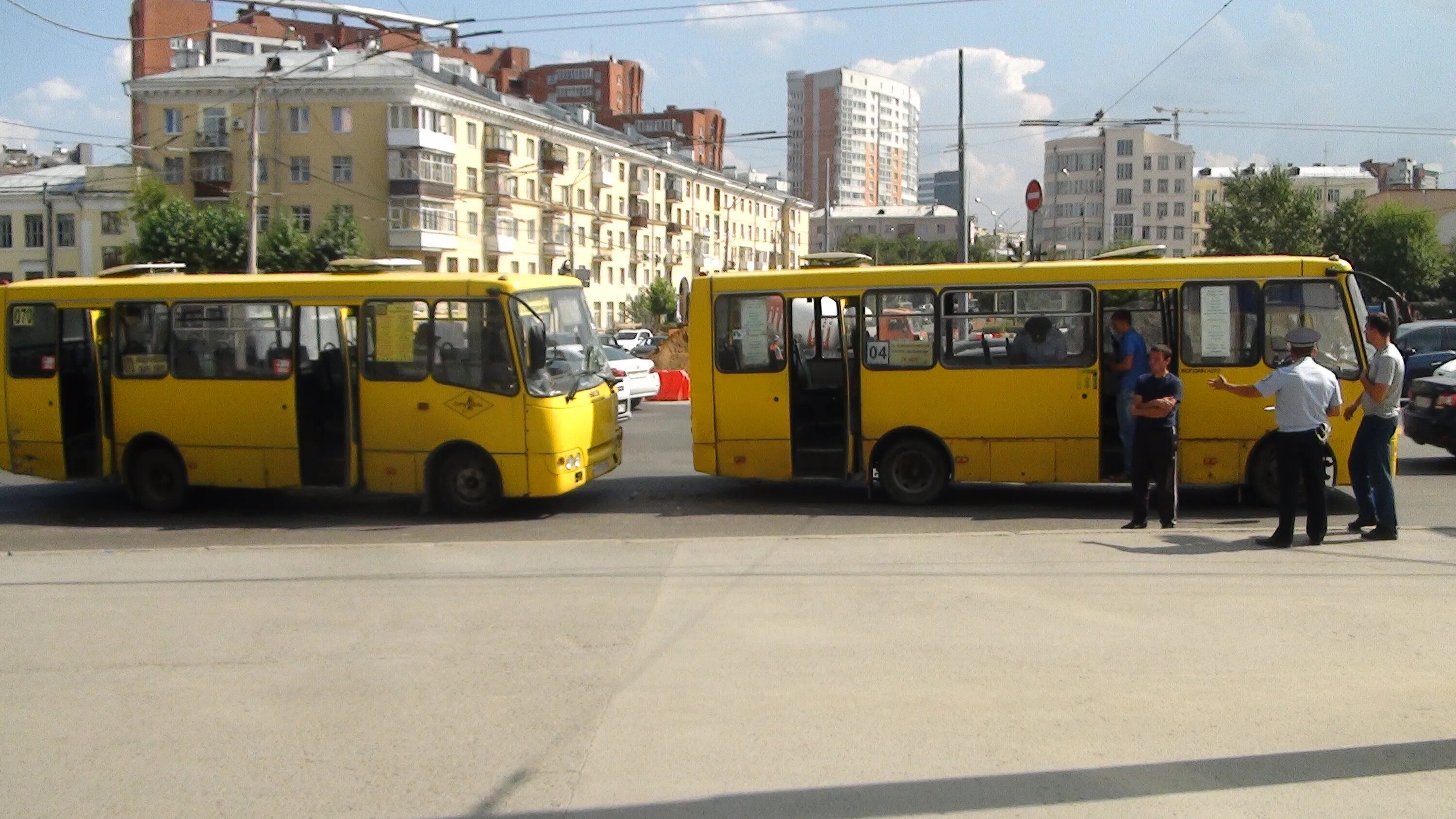 145 120 автобус екатеринбург. 70 Автобус Екатеринбург. 070 Маршрутка Екатеринбург. 070 Автобус ЕКБ.